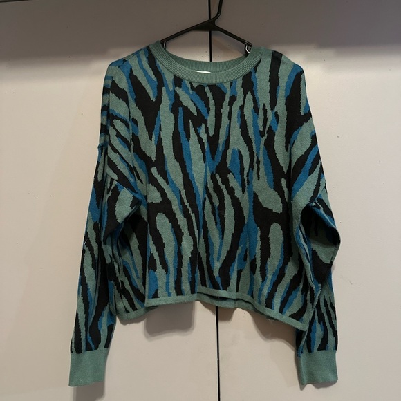 Bar III Sweaters - Bar III - Zebra Strip Green and Black Sweater (Size L)